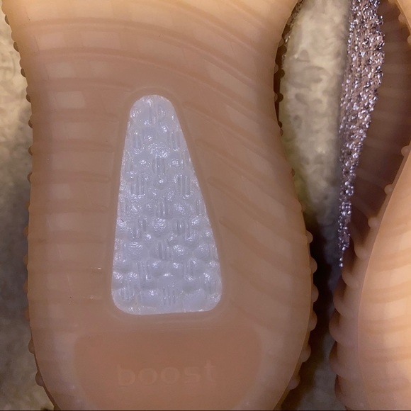 Yeezy Boost 350 V2 Synth - Picture 5 of 10